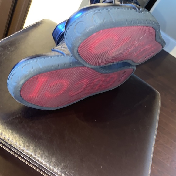 Vintage Gucci Leather Mid Tops. Dark Metallic Blue. Red Soles. Men’s Size 12.5 - Picture 7 of 13